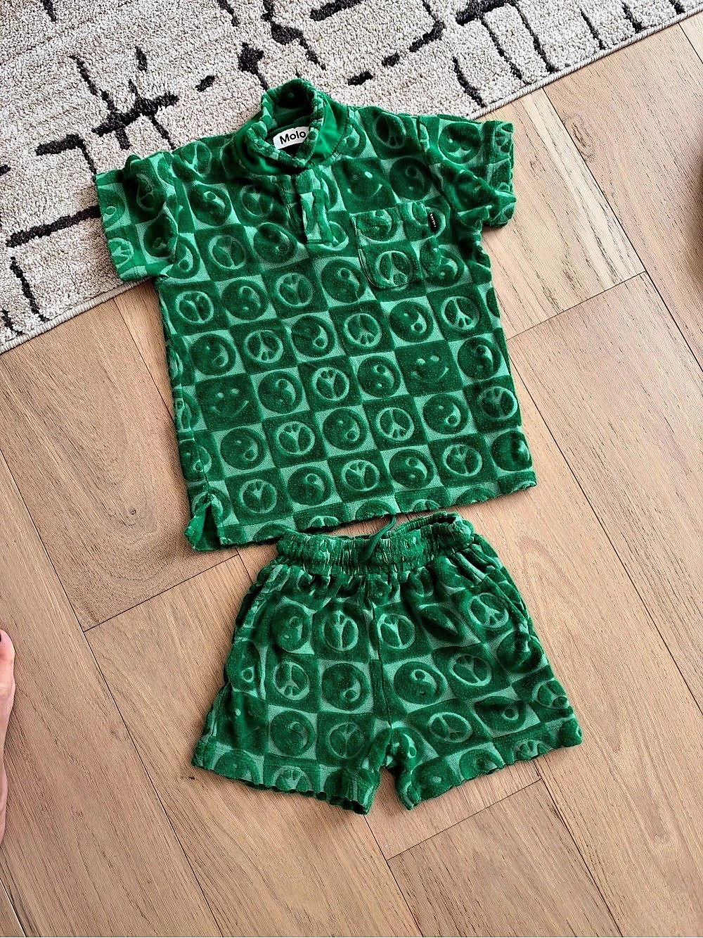 Molo Girls Size 5 Green Geometric Matching terry cloth Set